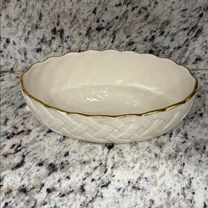 Lenox Basket Weave Cream & Gold Woven Pattern Oval Bowl 8” x 5 1/4”